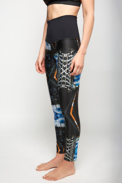 PIRAEUS LOCKDOWN PATTERN LEGGINGS