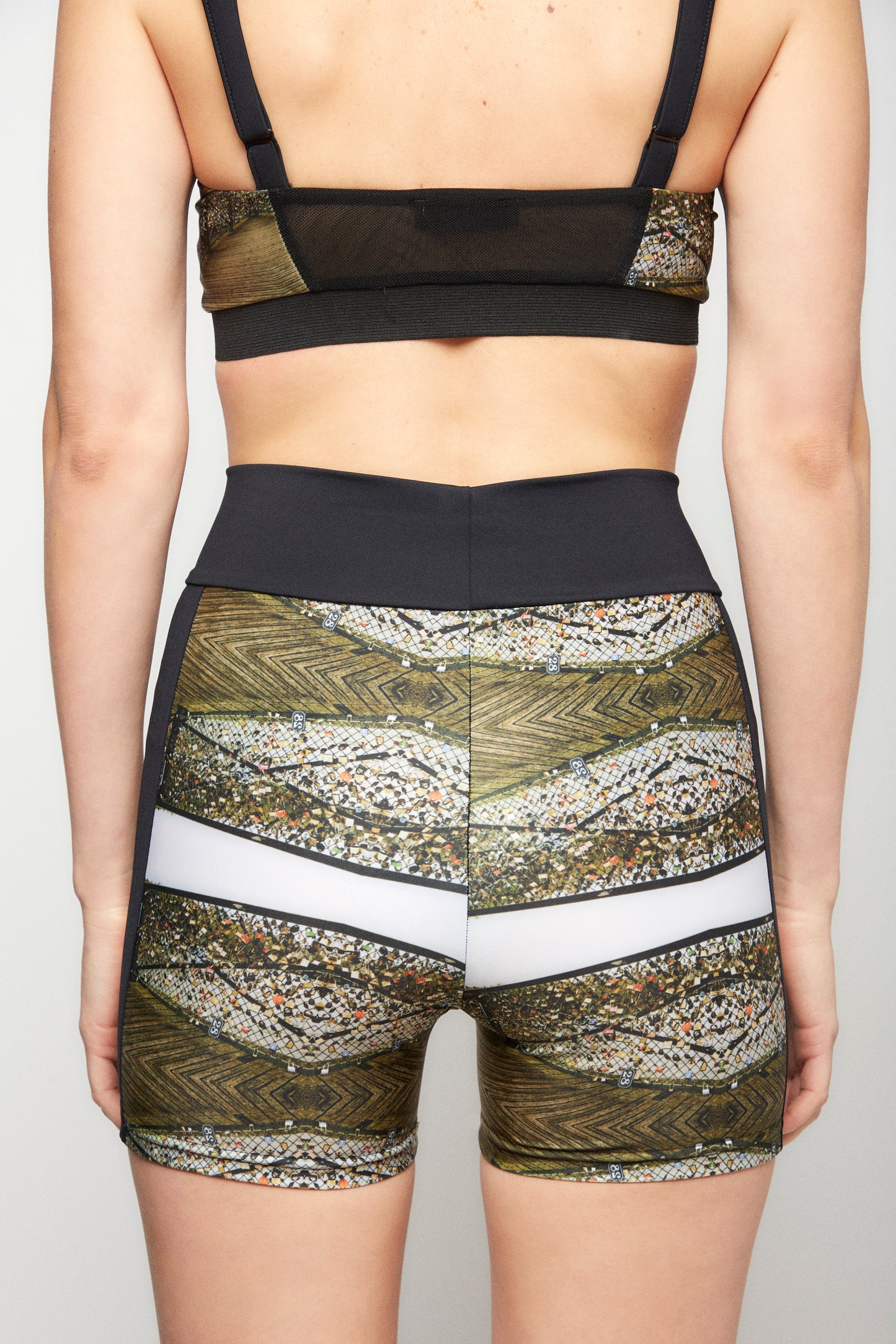 LOVE LOCK BRIDGE PATTERN SHORTS